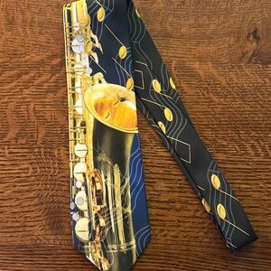 Saxophone and Notes Tie